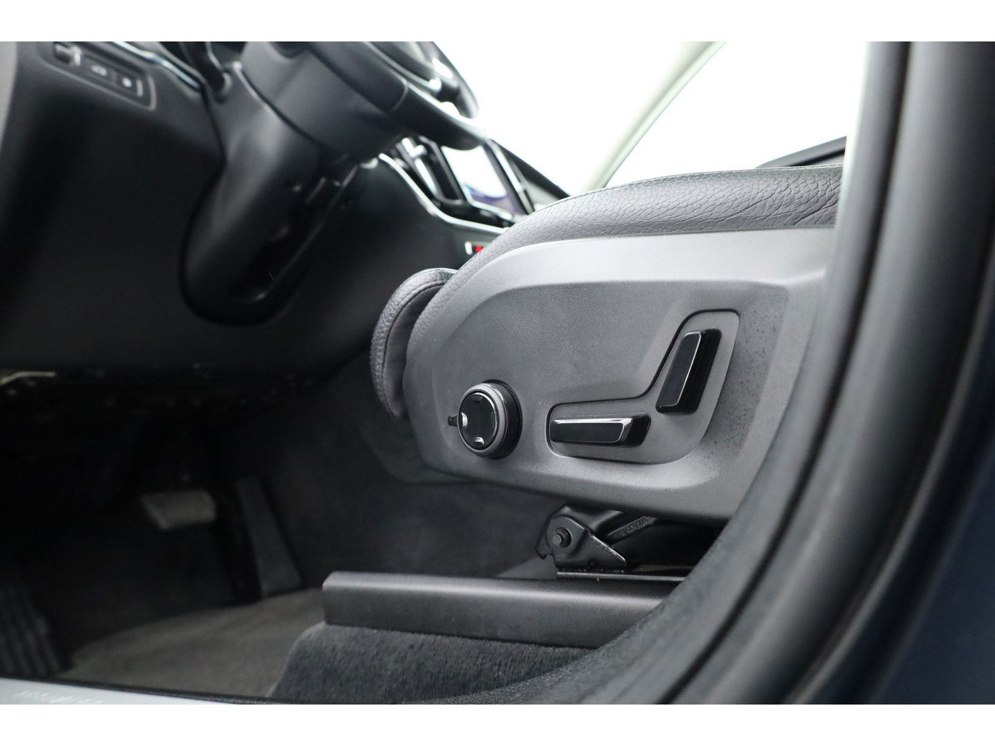 Volvo XC60 2.0 T6 Plug-in hybrid AWD Inscription Expression Panoramadak | Leder | adaptieve cruise