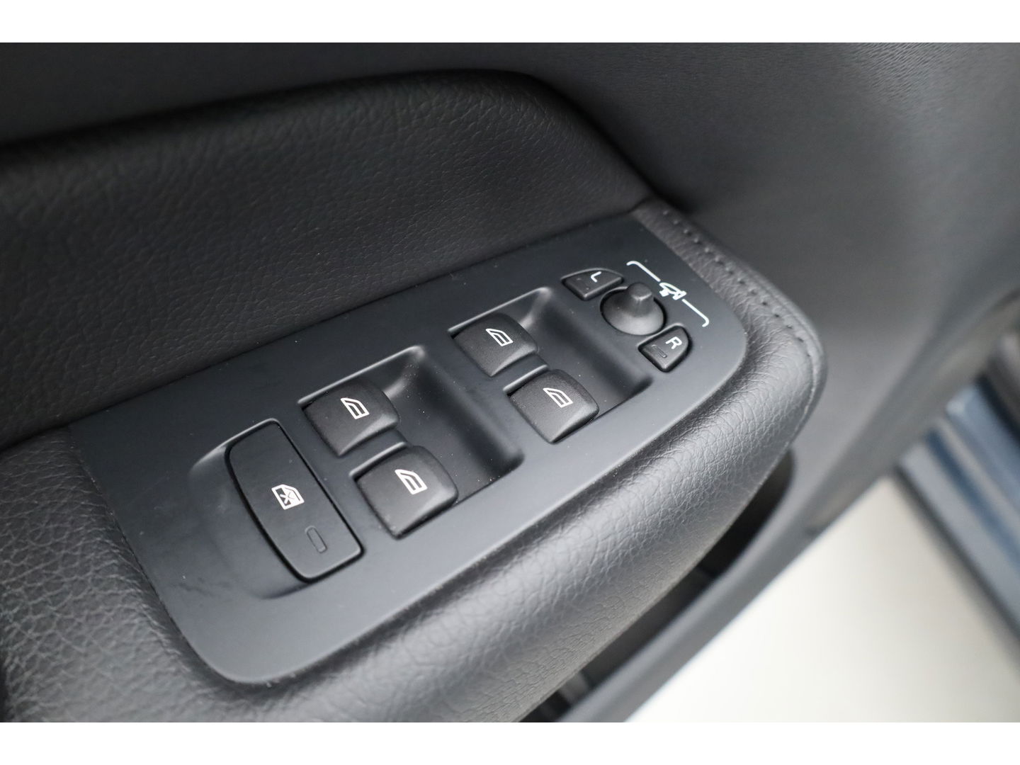 Volvo XC60 2.0 T6 Plug-in hybrid AWD Inscription Expression Panoramadak | Leder | adaptieve cruise