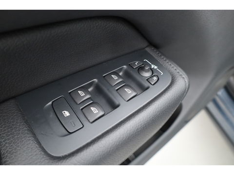 Volvo XC60 2.0 T6 Plug-in hybrid AWD Inscription Expression Panoramadak | Leder | adaptieve cruise