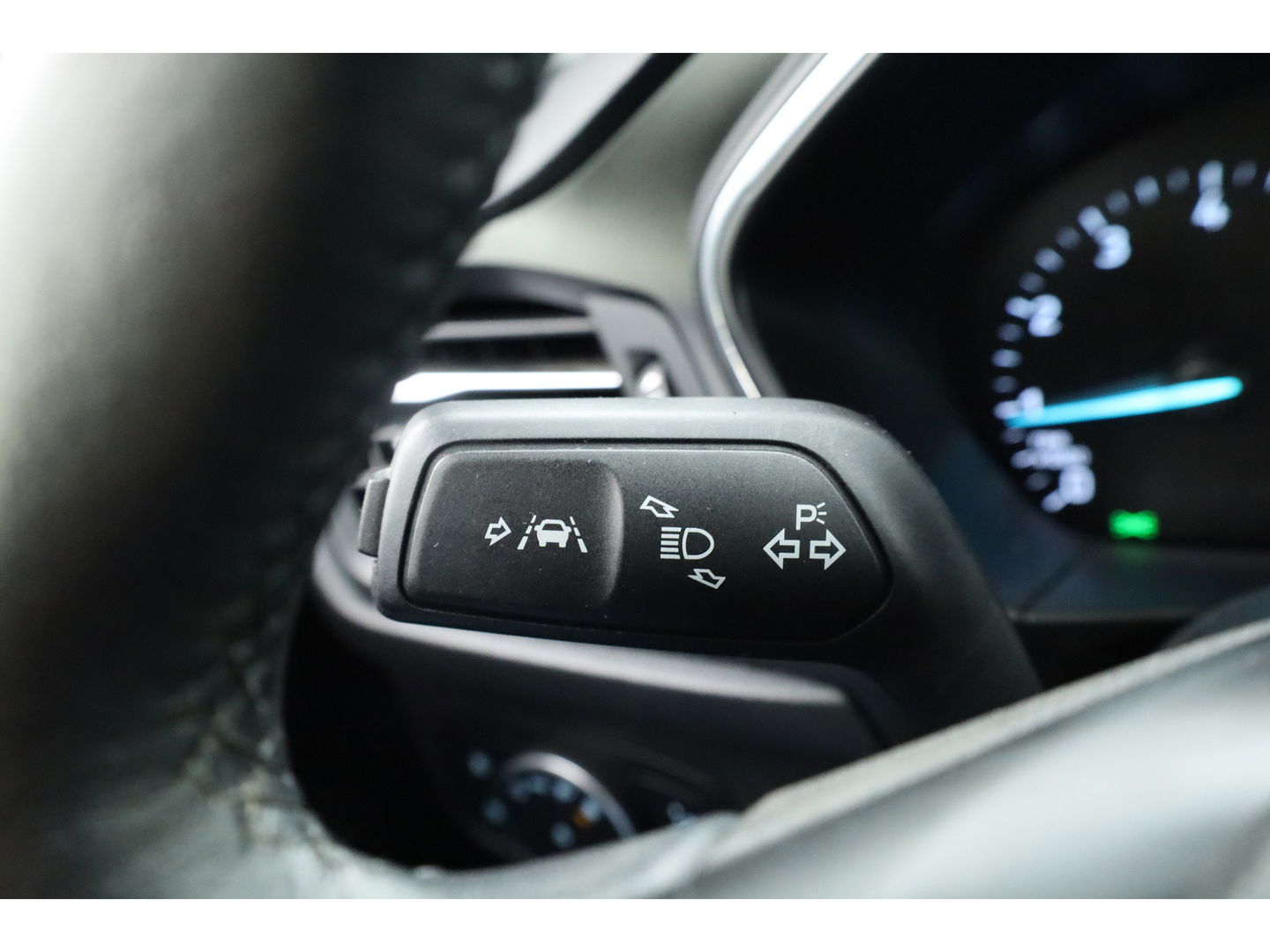 Ford FOCUS Wagon 1.0 EcoBoost Active Business | Adapt. Cruise | B&O | Stoel- Stuurverw. | Camera | Keyless | CarPlay