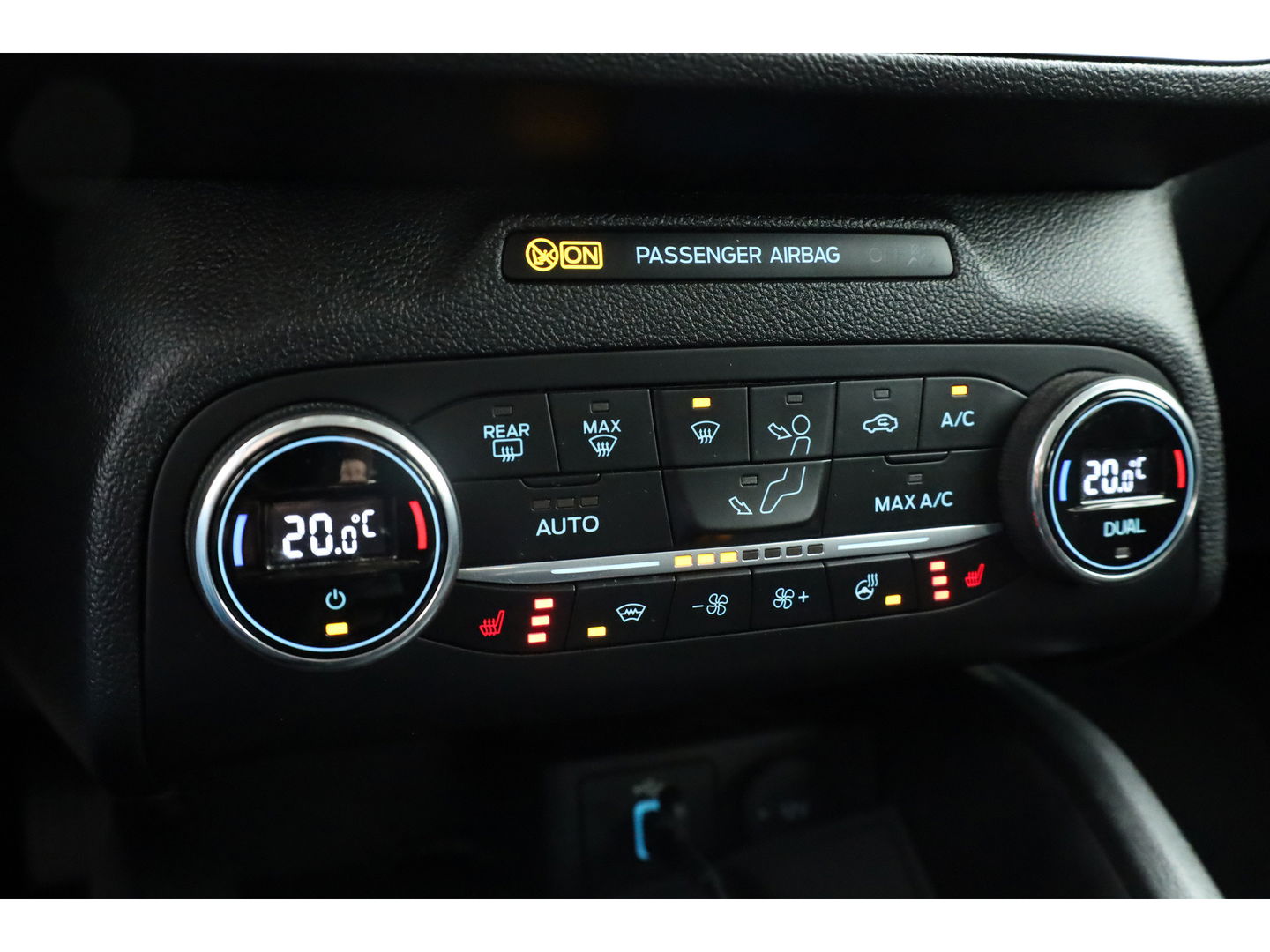 Ford FOCUS Wagon 1.0 EcoBoost Active Business | Adapt. Cruise | B&O | Stoel- Stuurverw. | Camera | Keyless | CarPlay