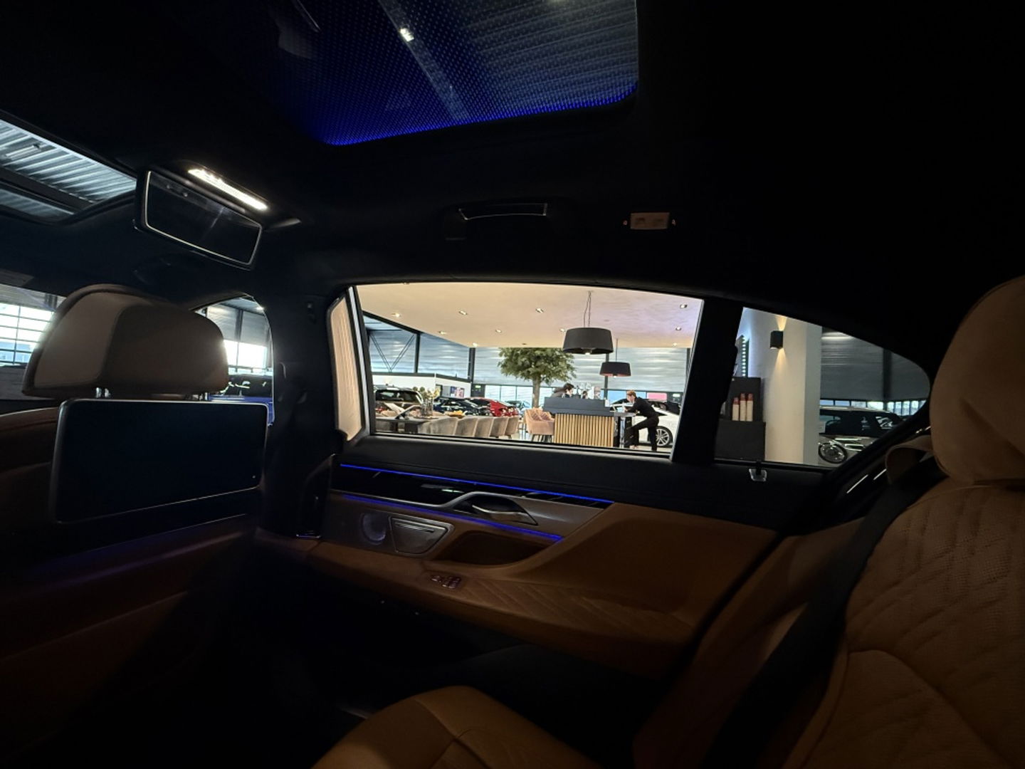 BMW 7 Serie 745Le 394PK / Skylounge / B&W / Laser / M- Individual / 360°