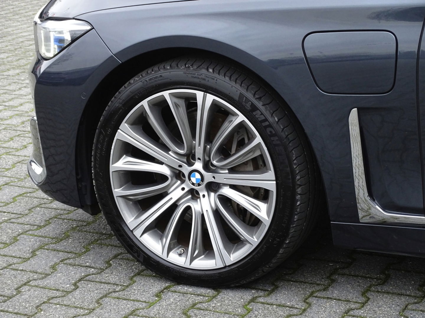 BMW 7 Serie 745Le 394PK / Skylounge / B&W / Laser / M- Individual / 360°