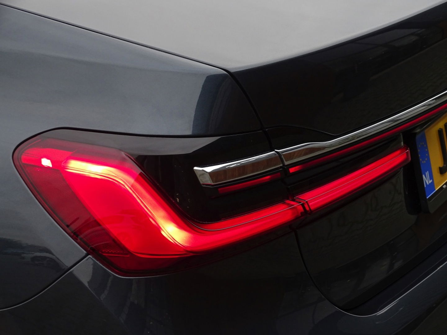 BMW 7 Serie 745Le 394PK / Skylounge / B&W / Laser / M- Individual / 360°