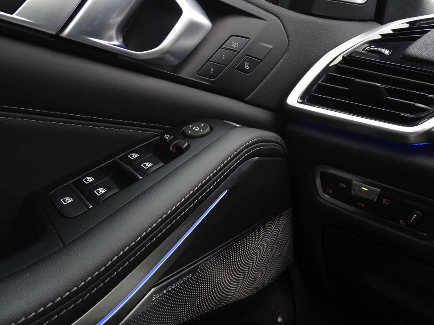 BMW X5 45e 394PK X-drive / M-Sport Pro Individual / B&W / 360° / Laser