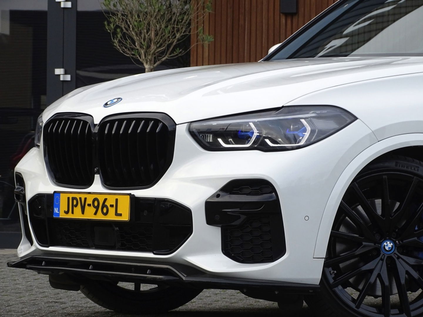 BMW X5 45e 394PK X-drive / M-Sport Pro Individual / B&W / 360° / Laser