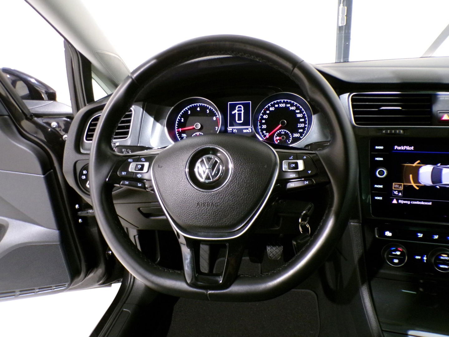 Volkswagen Golf Variant 1.0 TSI Comfortline "Origineel NL!" Apple-Carplay Parkeersensoren Adaptive-cruise Navigatie DAB+ Bluetooth