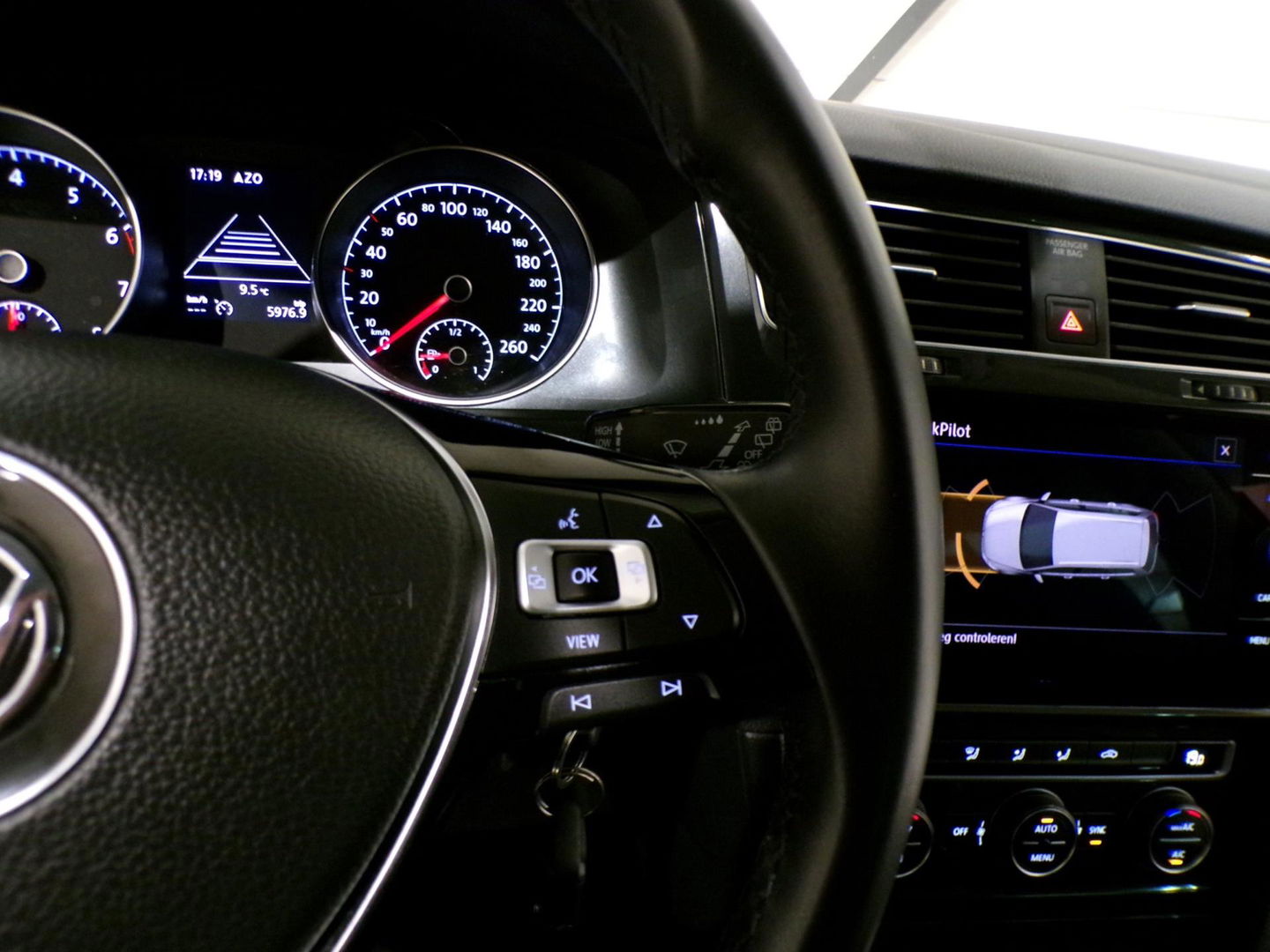 Volkswagen Golf Variant 1.0 TSI Comfortline "Origineel NL!" Apple-Carplay Parkeersensoren Adaptive-cruise Navigatie DAB+ Bluetooth