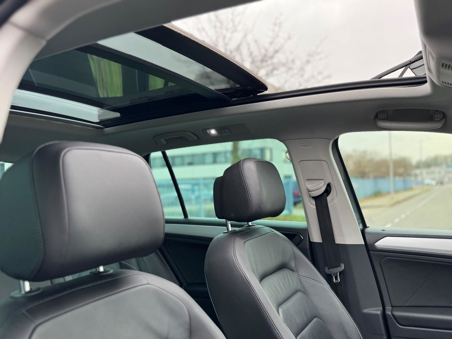 Volkswagen Tiguan 1.4 TSI ACT DSG Panorama 360 Camera Leder memory