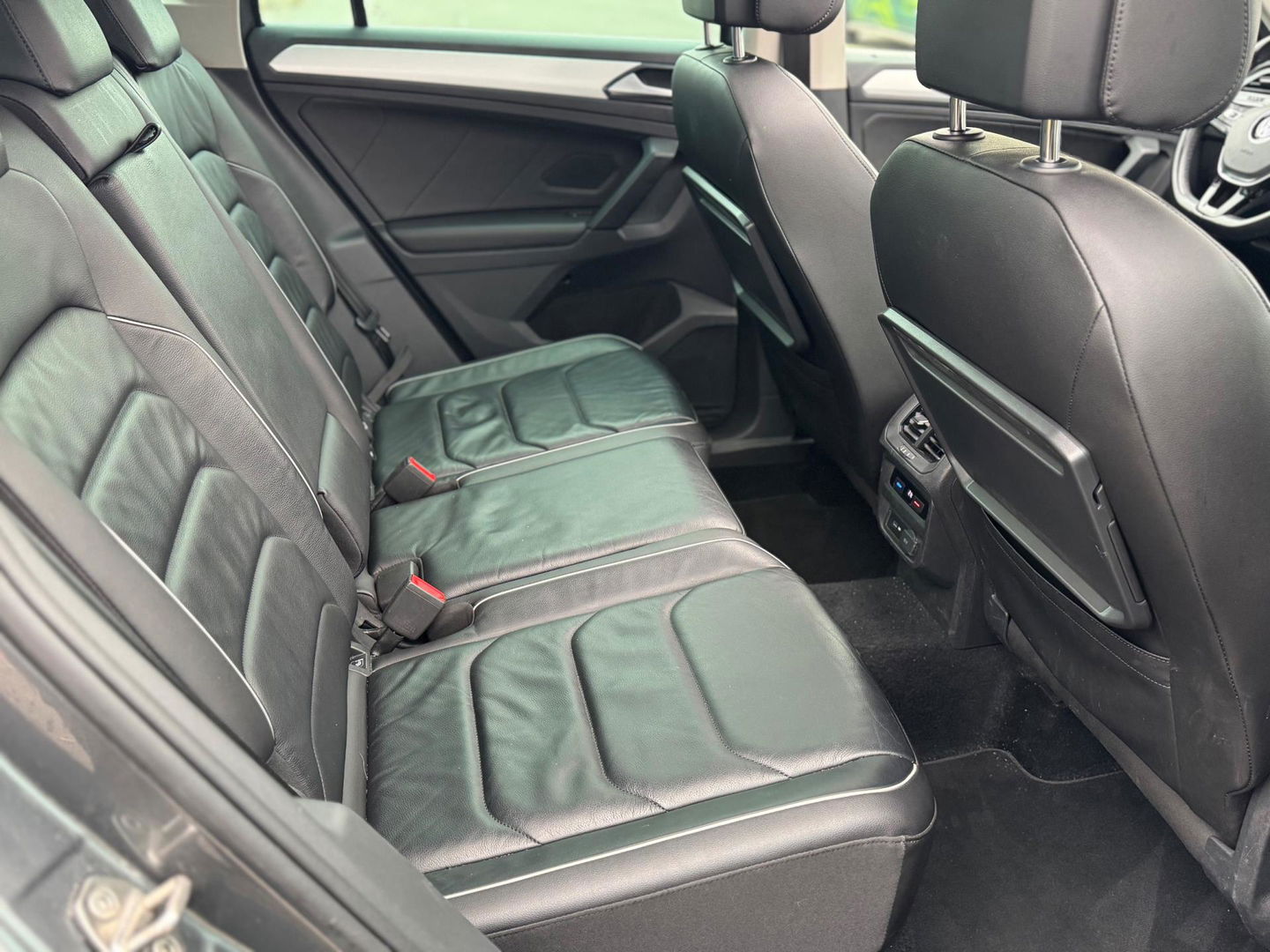 Volkswagen Tiguan 1.4 TSI ACT DSG Panorama 360 Camera Leder memory