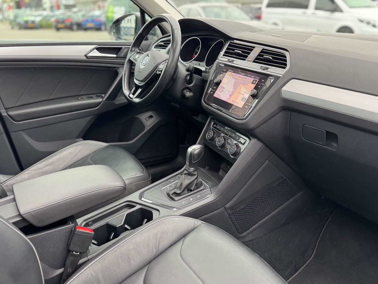 Volkswagen Tiguan 1.4 TSI ACT DSG Panorama 360 Camera Leder memory