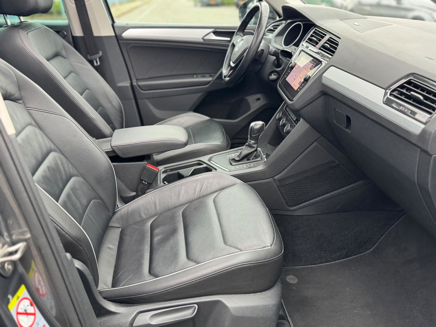 Volkswagen Tiguan 1.4 TSI ACT DSG Panorama 360 Camera Leder memory