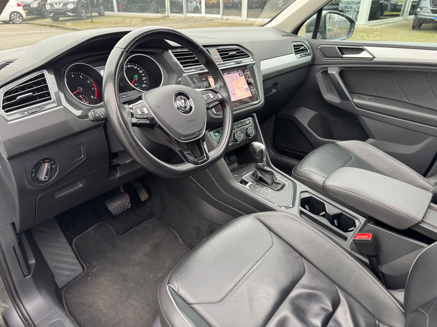 Volkswagen Tiguan 1.4 TSI ACT DSG Panorama 360 Camera Leder memory