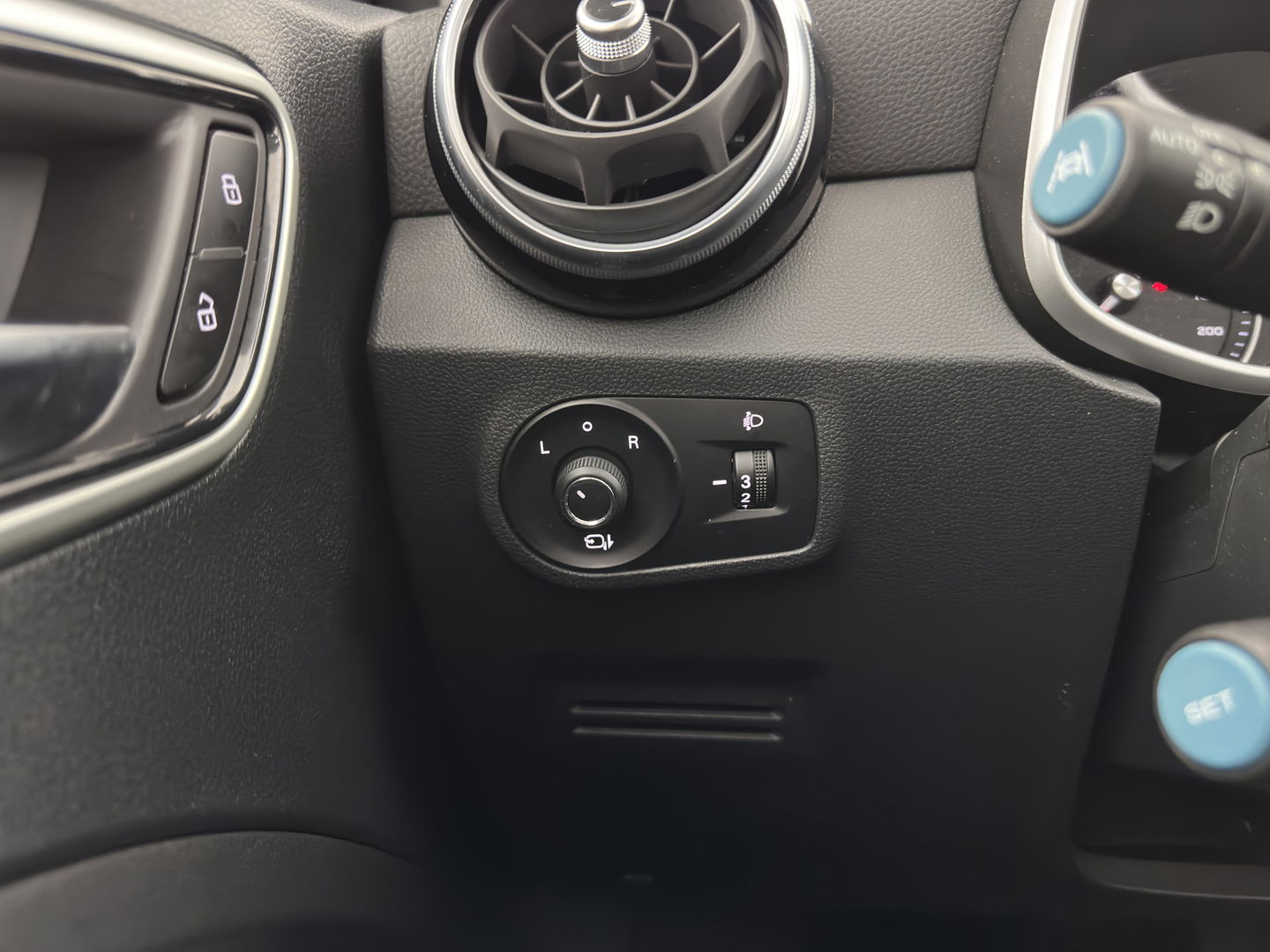 MG ZS EV Luxury 45 kWh Aut. *PANO | LUXURY-LEATHER | CCS-FASTLOADER | KEYLESS | NAVI-FULLMAP | ADAPTIVE-CRUISE | CAMERA | HEATED-SPORTSEATS | CARPLAY | BLINDSPOT | DAB | LANE-ASSIST | PRIVACY-GLASS | 17''ALU*