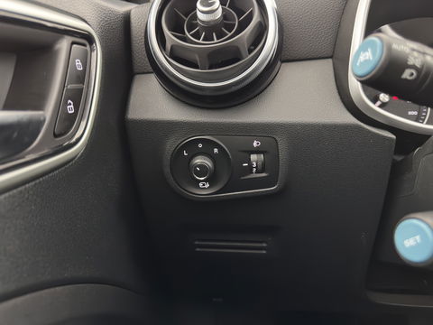 MG ZS EV Luxury 45 kWh Aut. *PANO | LUXURY-LEATHER | CCS-FASTLOADER | KEYLESS | NAVI-FULLMAP | ADAPTIVE-CRUISE | CAMERA | HEATED-SPORTSEATS | CARPLAY | BLINDSPOT | DAB | LANE-ASSIST | PRIVACY-GLASS | 17''ALU*