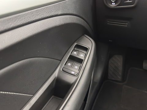 MG ZS EV Luxury 45 kWh Aut. *PANO | LUXURY-LEATHER | CCS-FASTLOADER | KEYLESS | NAVI-FULLMAP | ADAPTIVE-CRUISE | CAMERA | HEATED-SPORTSEATS | CARPLAY | BLINDSPOT | DAB | LANE-ASSIST | PRIVACY-GLASS | 17''ALU*