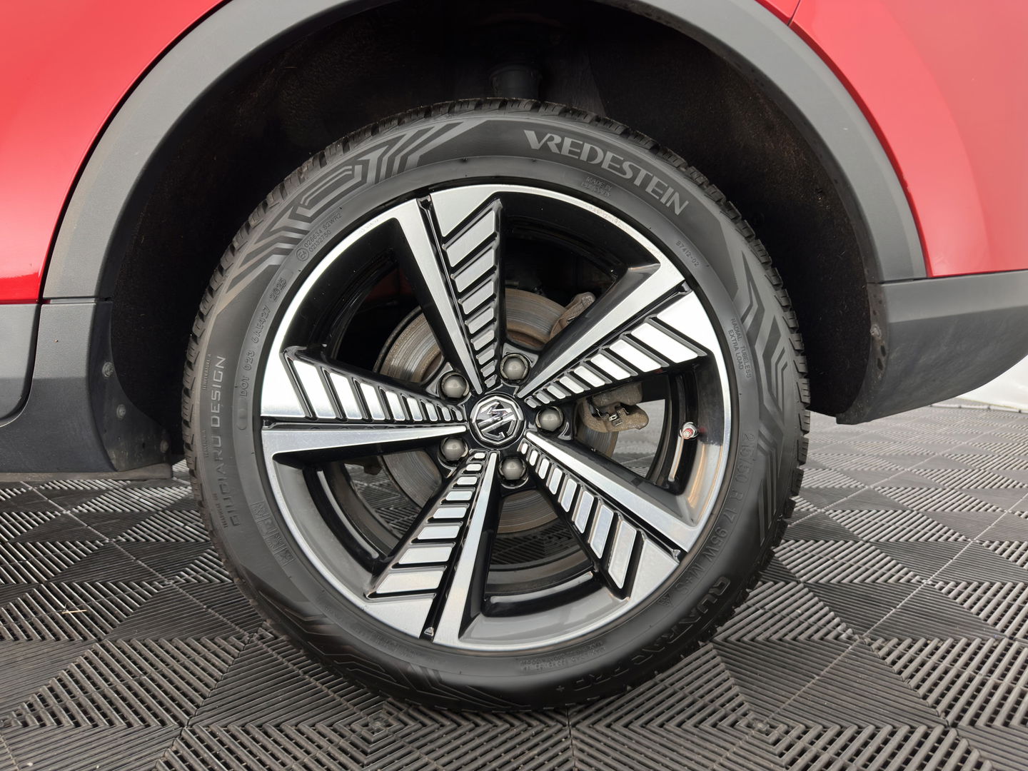 MG ZS EV Luxury 45 kWh Aut. *PANO | LUXURY-LEATHER | CCS-FASTLOADER | KEYLESS | NAVI-FULLMAP | ADAPTIVE-CRUISE | CAMERA | HEATED-SPORTSEATS | CARPLAY | BLINDSPOT | DAB | LANE-ASSIST | PRIVACY-GLASS | 17''ALU*