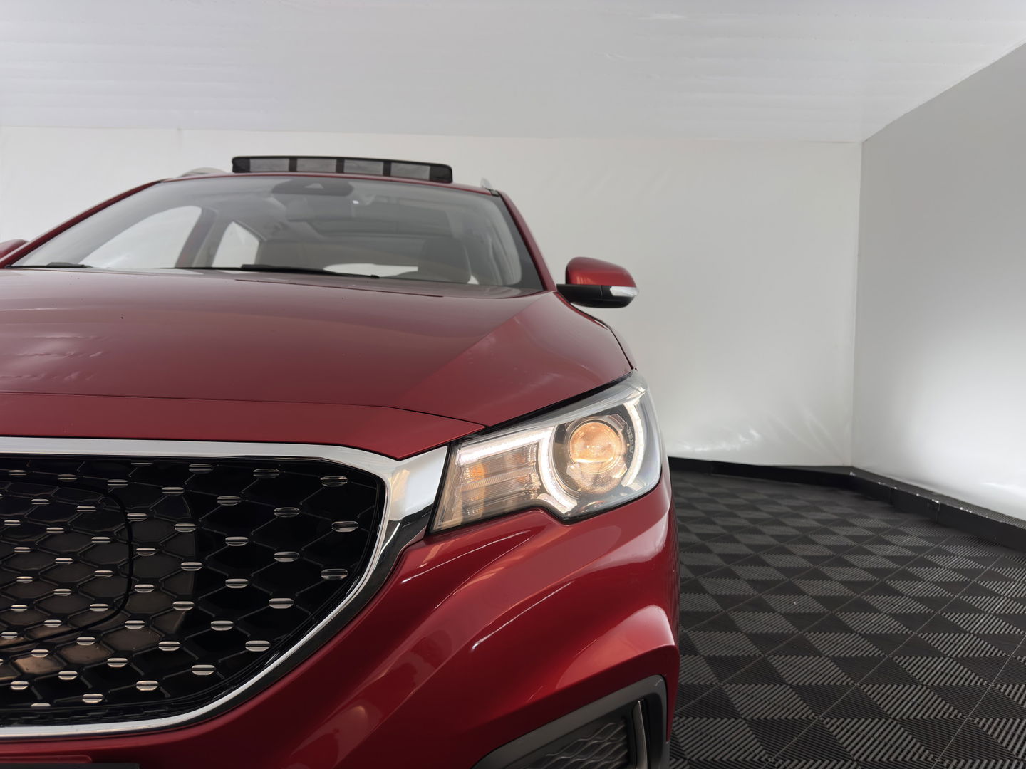 MG ZS EV Luxury 45 kWh Aut. *PANO | LUXURY-LEATHER | CCS-FASTLOADER | KEYLESS | NAVI-FULLMAP | ADAPTIVE-CRUISE | CAMERA | HEATED-SPORTSEATS | CARPLAY | BLINDSPOT | DAB | LANE-ASSIST | PRIVACY-GLASS | 17''ALU*