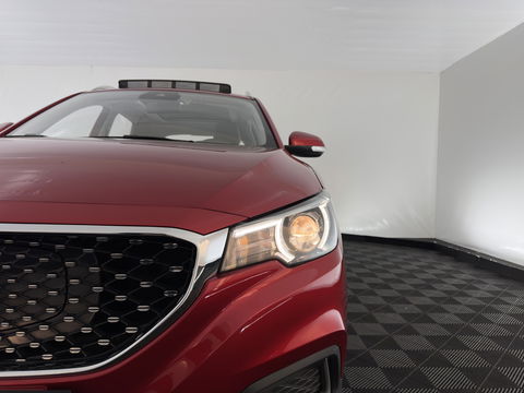 MG ZS EV Luxury 45 kWh Aut. *PANO | LUXURY-LEATHER | CCS-FASTLOADER | KEYLESS | NAVI-FULLMAP | ADAPTIVE-CRUISE | CAMERA | HEATED-SPORTSEATS | CARPLAY | BLINDSPOT | DAB | LANE-ASSIST | PRIVACY-GLASS | 17''ALU*