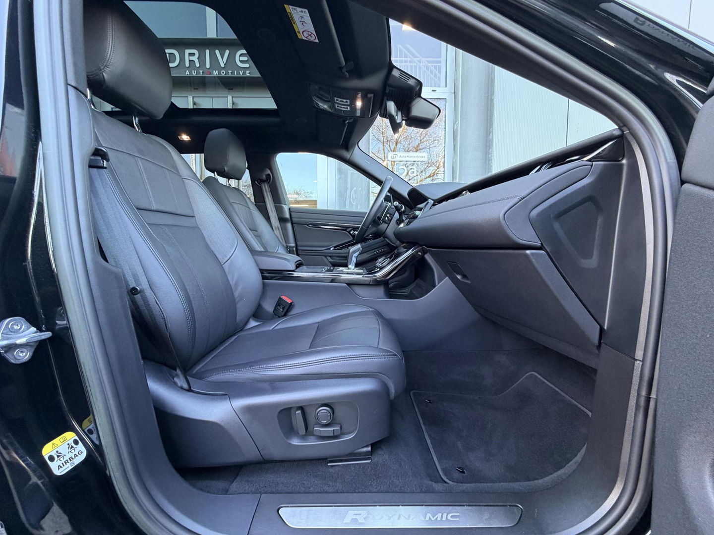 Land Rover Range Rover Evoque 1.5 P300e AWD R-Dynamic SE Black Style|Schuif/Kantel dak|Sfeer|Meridian|Memory|ACC|Winterpakket|Trekhaak