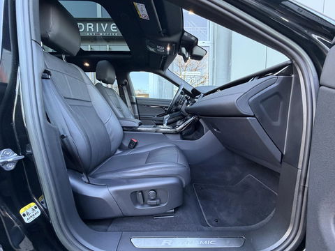 Land Rover Range Rover Evoque 1.5 P300e AWD R-Dynamic SE Black Style|Schuif/Kantel dak|Meridian|Memory|ACC|Winterpakket|Trekhaak
