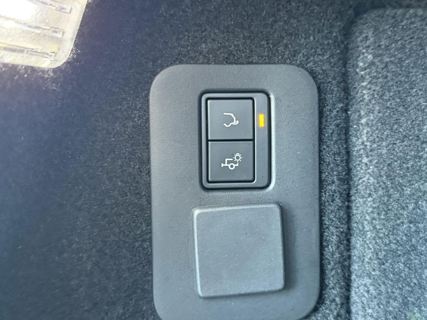 Land Rover Range Rover Evoque 1.5 P300e AWD R-Dynamic SE Black Style|Schuif/Kantel dak|Sfeer|Meridian|Memory|ACC|Winterpakket|Trekhaak