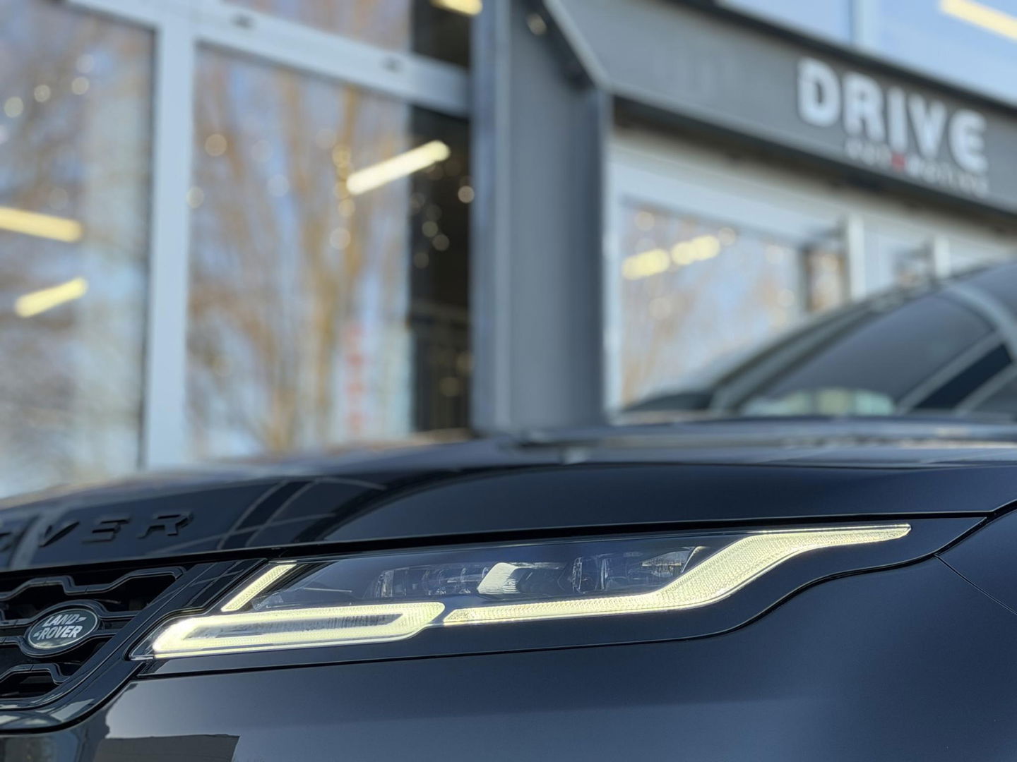 Land Rover Range Rover Evoque 1.5 P300e AWD R-Dynamic SE Black Style|Schuif/Kantel dak|Sfeer|Meridian|Memory|ACC|Winterpakket|Trekhaak