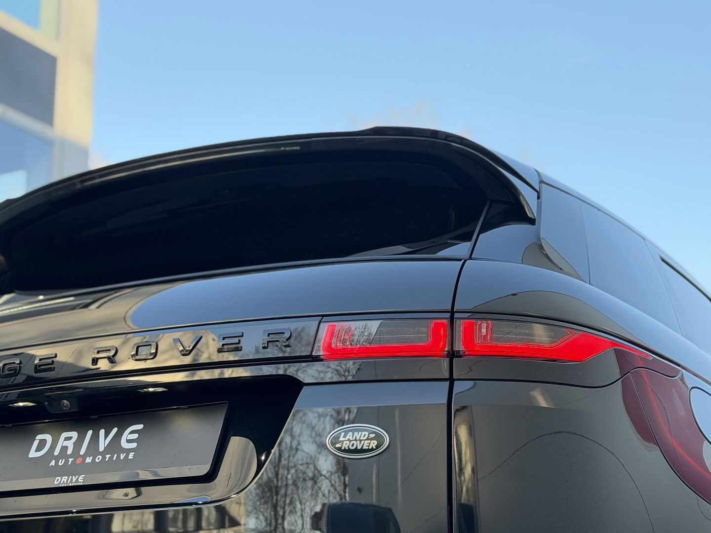 Land Rover Range Rover Evoque 1.5 P300e AWD R-Dynamic SE Black Style|Schuif/Kantel dak|Sfeer|Meridian|Memory|ACC|Winterpakket|Trekhaak