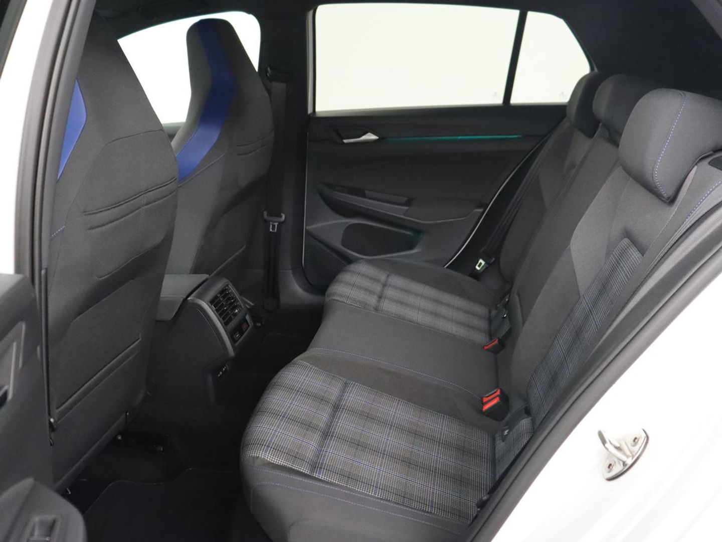 Volkswagen Golf 1.4 eHybrid GTE | Camera | Adaptive cruise | Carplay | Navigatie | Sportstoelen | Full LED | Sfeerverlichting | PHEV