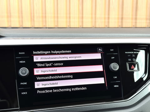 Volkswagen Polo 2.0 TSI GTI | Panoramdak | Apple Carplay | Beats Audio | Rijmodusregeling | Adaptive Cruise Control | Parkeersensoren | Keyless | Dodehoeksensor | Stoelverwarming |