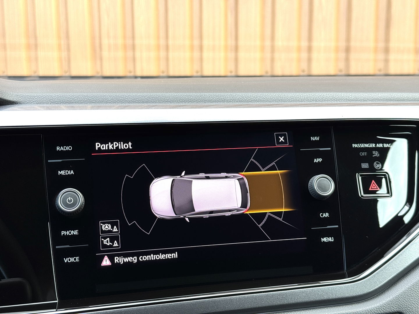 Volkswagen Polo 2.0 TSI GTI | Panoramdak | Apple Carplay | Beats Audio | Rijmodusregeling | Adaptive Cruise Control | Parkeersensoren | Keyless | Dodehoeksensor | Stoelverwarming |