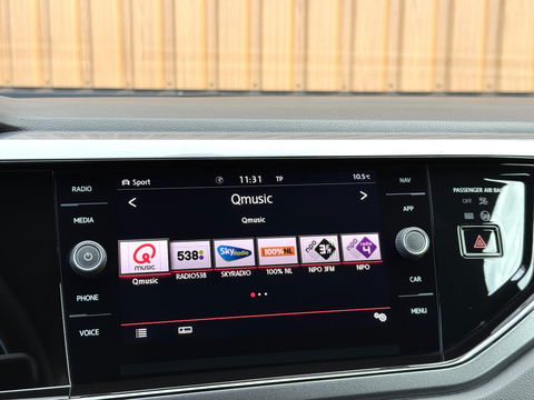 Volkswagen Polo 2.0 TSI GTI | Panoramdak | Apple Carplay | Beats Audio | Rijmodusregeling | Adaptive Cruise Control | Parkeersensoren | Keyless | Dodehoeksensor | Stoelverwarming |