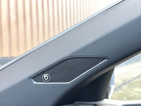 Volkswagen Polo 2.0 TSI GTI | Panoramdak | Apple Carplay | Beats Audio | Rijmodusregeling | Adaptive Cruise Control | Parkeersensoren | Keyless | Dodehoeksensor | Stoelverwarming |