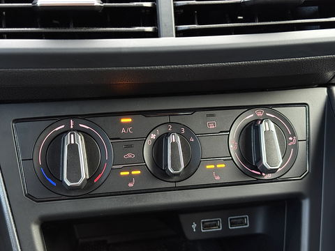 Volkswagen Polo 2.0 TSI GTI | Panoramdak | Apple Carplay | Beats Audio | Rijmodusregeling | Adaptive Cruise Control | Parkeersensoren | Keyless | Dodehoeksensor | Stoelverwarming |