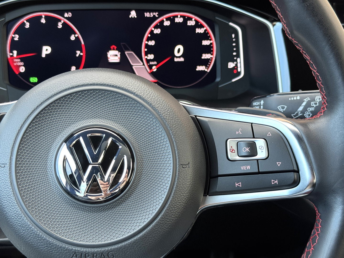 Volkswagen Polo 2.0 TSI GTI | Panoramdak | Apple Carplay | Beats Audio | Rijmodusregeling | Adaptive Cruise Control | Parkeersensoren | Keyless | Dodehoeksensor | Stoelverwarming |