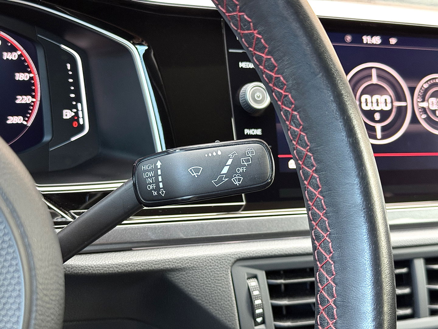 Volkswagen Polo 2.0 TSI GTI | Panoramdak | Apple Carplay | Beats Audio | Rijmodusregeling | Adaptive Cruise Control | Parkeersensoren | Keyless | Dodehoeksensor | Stoelverwarming |