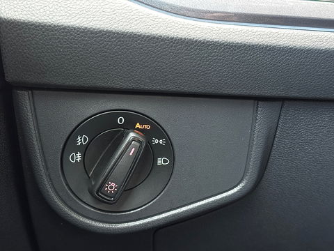 Volkswagen Polo 2.0 TSI GTI | Panoramdak | Apple Carplay | Beats Audio | Rijmodusregeling | Adaptive Cruise Control | Parkeersensoren | Keyless | Dodehoeksensor | Stoelverwarming |