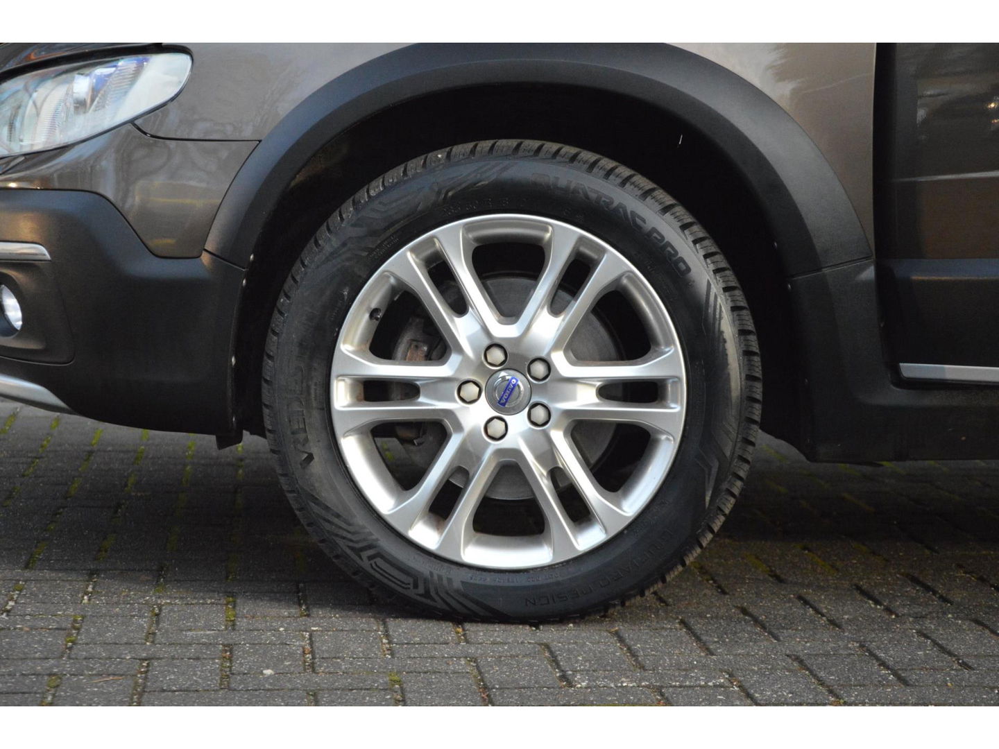 Volvo XC70 D5 AWD Classic Edition | 5 Cilinder | Camera | Trekhaak 2100KG | Stoelverwarming | Standkachel | VOC |