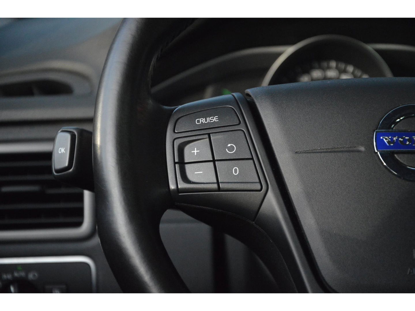 Volvo XC70 D5 AWD Classic Edition | 5 Cilinder | Camera | Trekhaak 2100KG | Stoelverwarming | Standkachel | VOC |