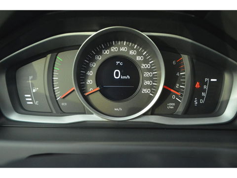 Volvo XC70 D5 AWD Classic Edition | 5 Cilinder | Camera | Trekhaak 2100KG | Stoelverwarming | Standkachel | VOC |