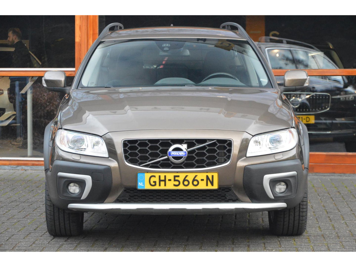Volvo XC70 D5 AWD Classic Edition | 5 Cilinder | Camera | Trekhaak 2100KG | Stoelverwarming | Standkachel | VOC |