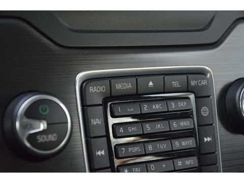 Volvo XC70 D5 AWD Classic Edition | 5 Cilinder | Camera | Trekhaak 2100KG | Stoelverwarming | Standkachel | VOC |