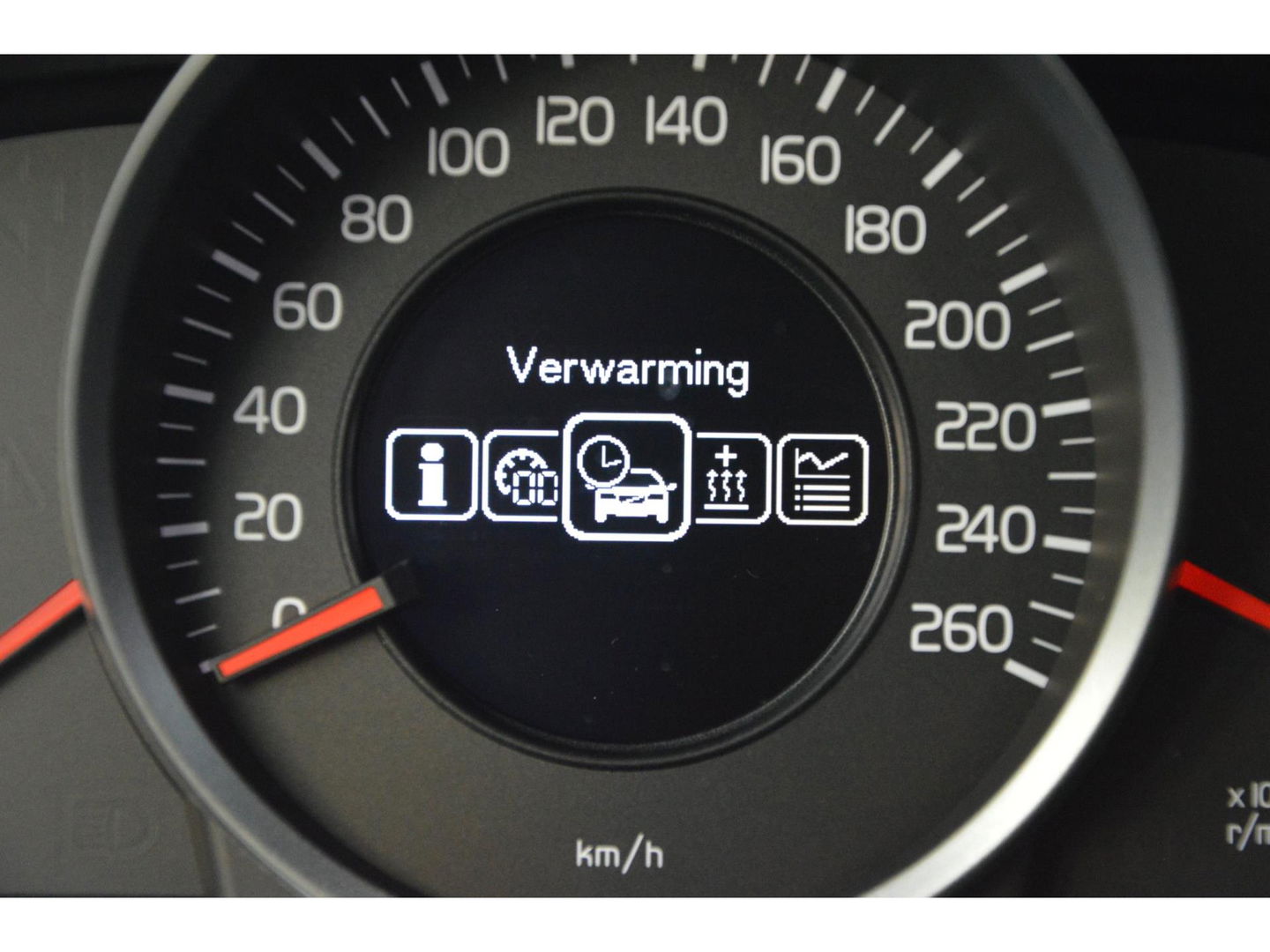 Volvo XC70 D5 AWD Classic Edition | 5 Cilinder | Camera | Trekhaak 2100KG | Stoelverwarming | Standkachel | VOC |