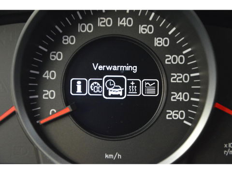 Volvo XC70 D5 AWD Classic Edition | 5 Cilinder | Camera | Trekhaak 2100KG | Stoelverwarming | Standkachel | VOC |