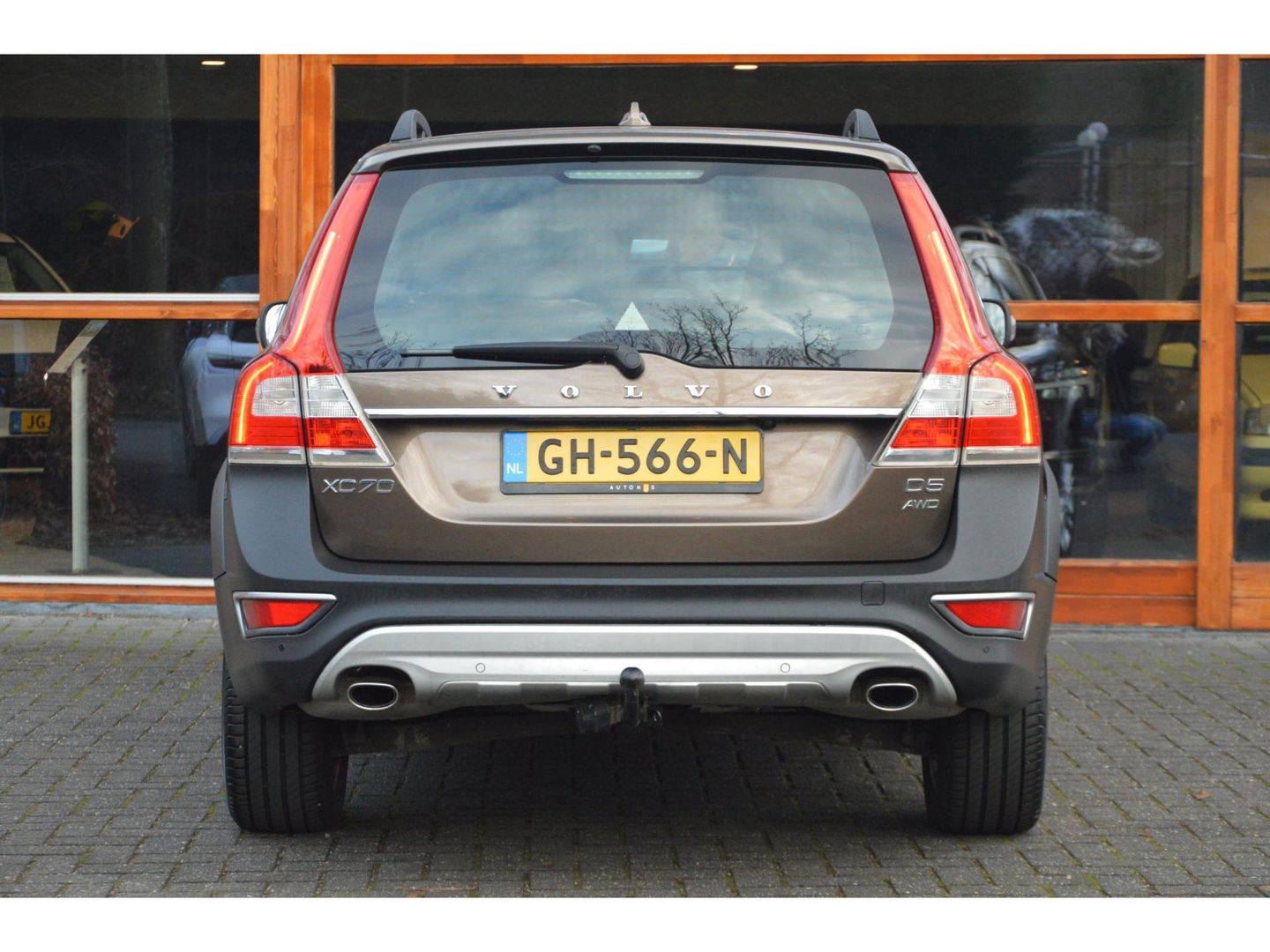 Volvo XC70 D5 AWD Classic Edition | 5 Cilinder | Camera | Trekhaak 2100KG | Stoelverwarming | Standkachel | VOC |