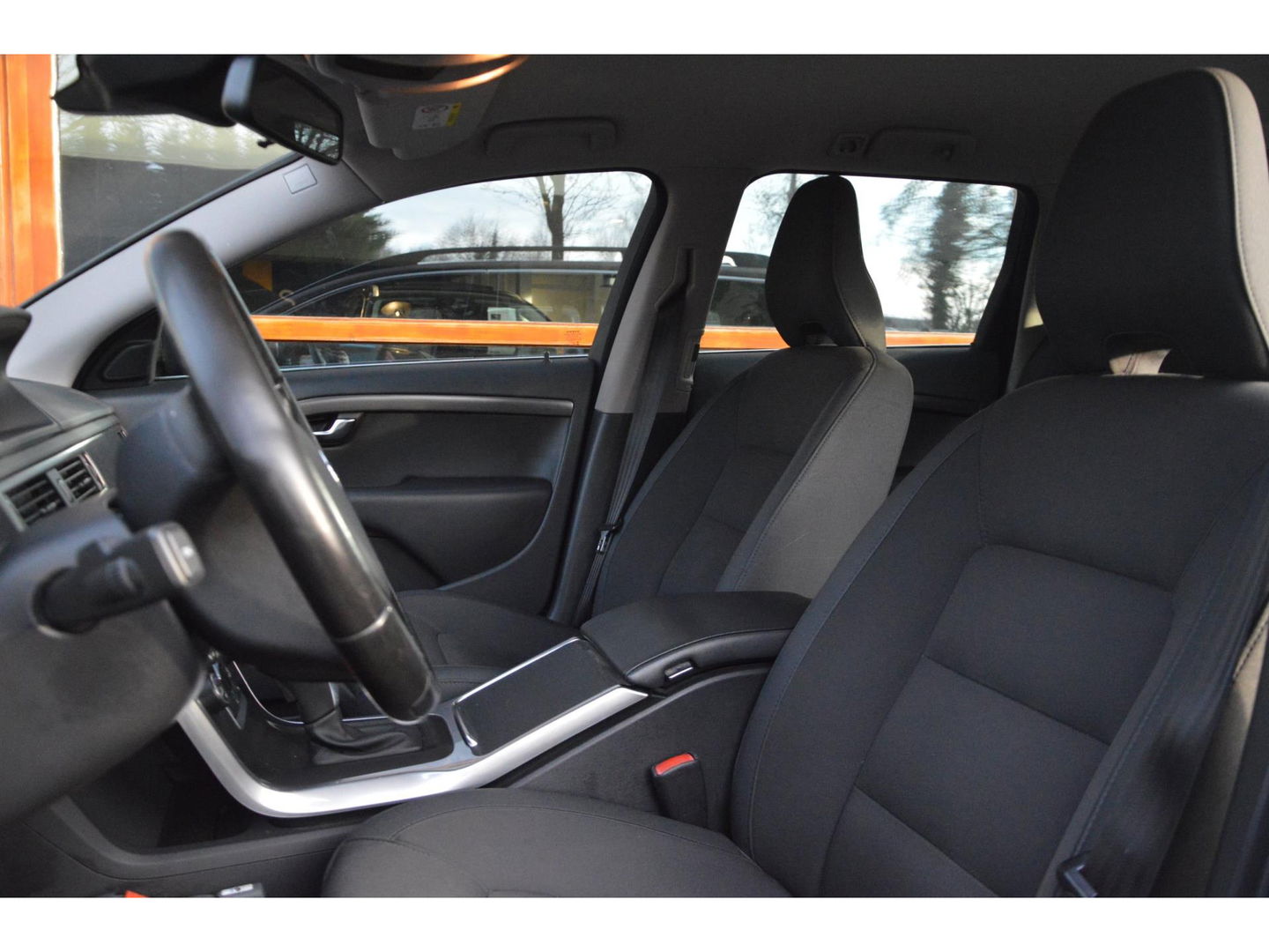 Volvo XC70 D5 AWD Classic Edition | 5 Cilinder | Camera | Trekhaak 2100KG | Stoelverwarming | Standkachel | VOC |