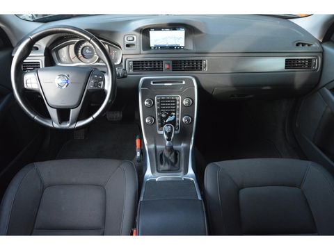 Volvo XC70 D5 AWD Classic Edition | 5 Cilinder | Camera | Trekhaak 2100KG | Stoelverwarming | Standkachel | VOC |