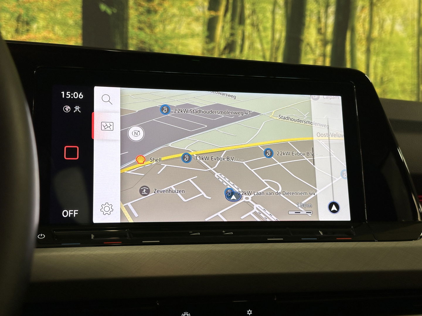 Volkswagen Golf 1.0 TSI Life | Adaptive Cruise Control | Parkeersensoren | Apple Carplay | Android Auto | Sfeerverlichting | Trekhaak | 17" Lichtmetaal | Airconditioning