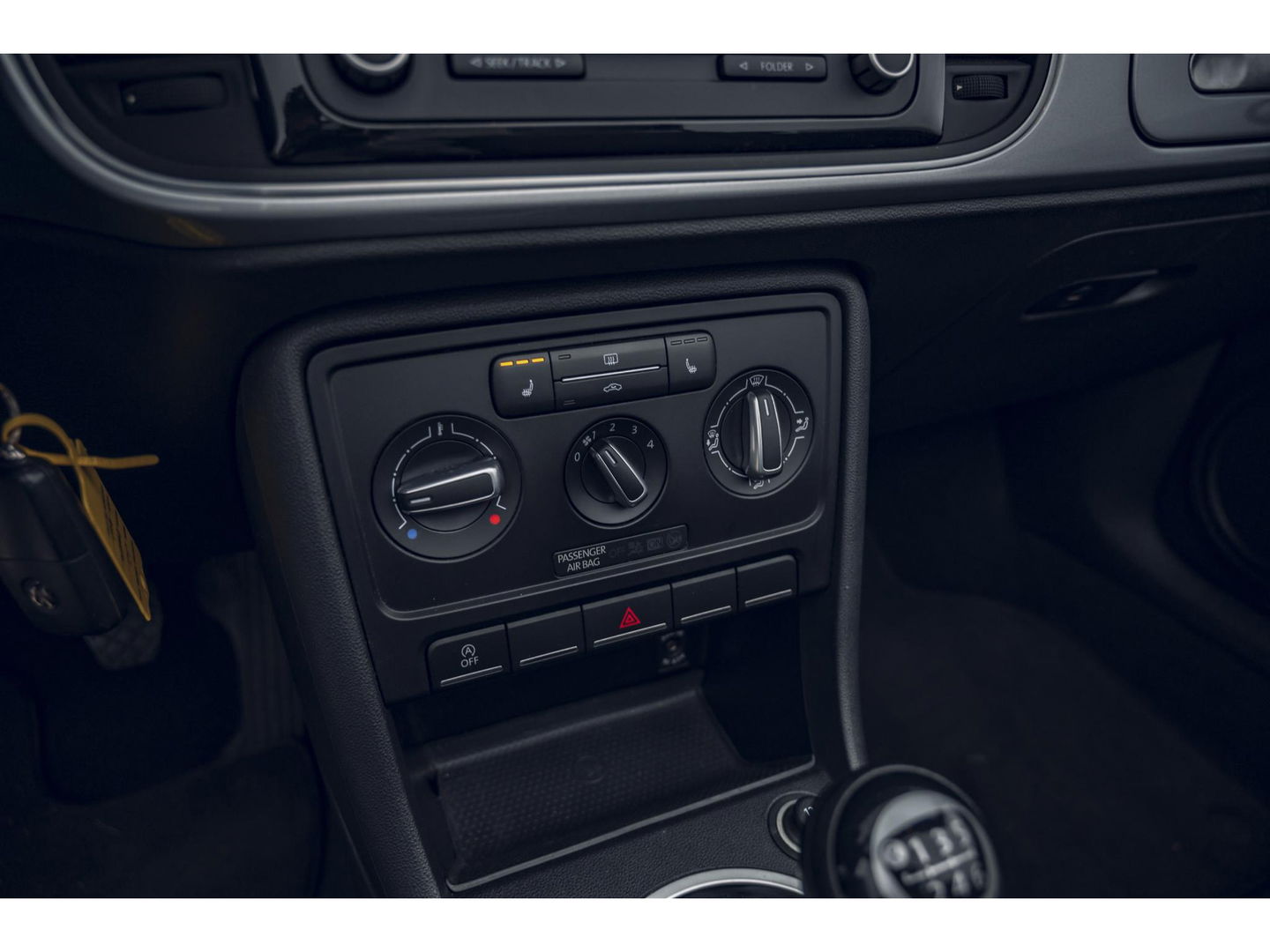 Volkswagen Beetle Cabriolet 1.2 TSI | LM VELGEN | ALL SEASON BANDEN | STOELVERWARMING