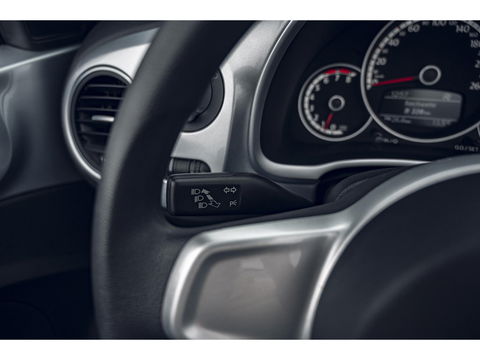 Volkswagen Beetle Cabriolet 1.2 TSI | LM VELGEN | ALL SEASON BANDEN | STOELVERWARMING